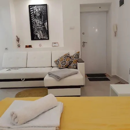 Apartment White Pearl